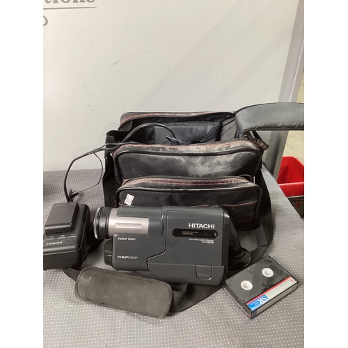 603 - Hitachi 8mm video camera/recorder VM-E210E