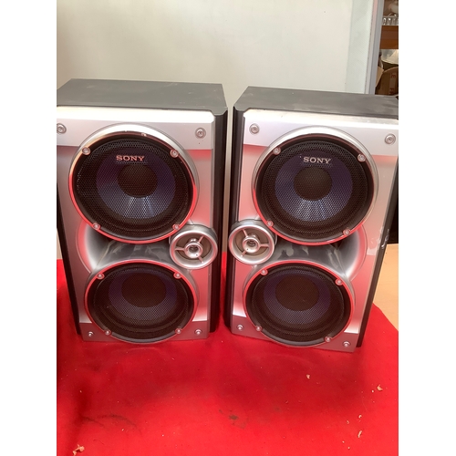18 - LargemSony stereo with speakers & subwoofer - untested