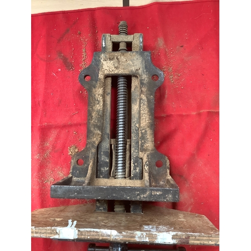 39 - Vintage Parkinson’s Perfect woodworking vise - runs freely