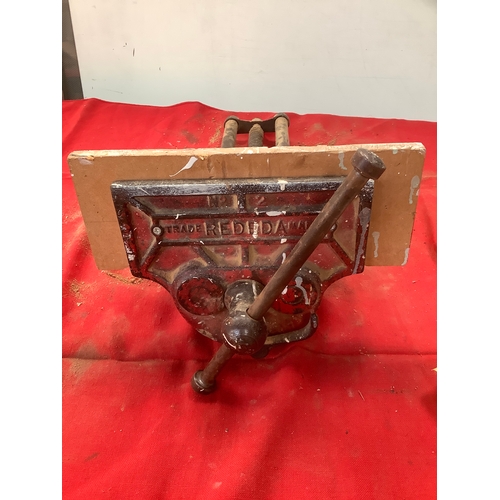 16 - Vintage Rededa No.2 woodworking bench vice - runs freely