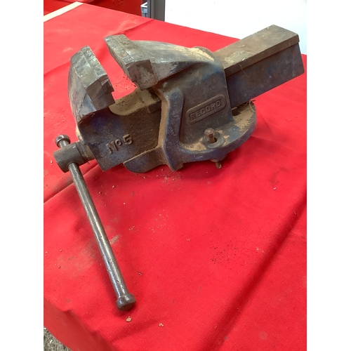 47 - Vintage Record No.5 bench vice - runs freely