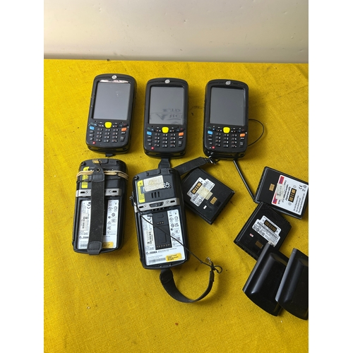 41 - Set of 5 zebra handheld computers - MC55E0 - with batteries - untested