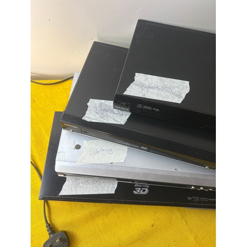 55 - 3x dvd players and a Samsung bluray player - most labelled as working