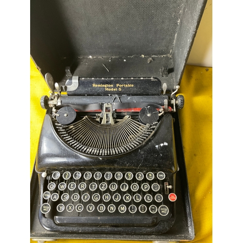 Remington Portable model 5 vintage typewriter in carry case