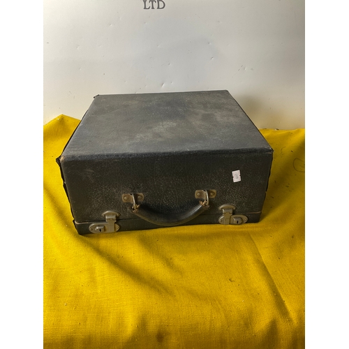 Remington Portable model 5 vintage typewriter in carry case