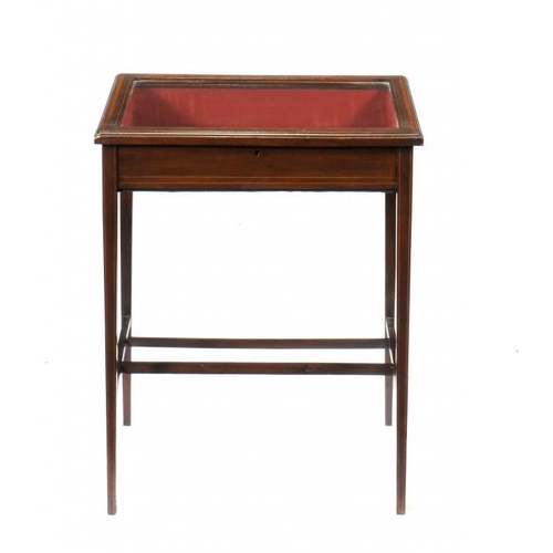 1370 - A MAHOGANY AND SATINWOOD BANDED DISPLAY TABLE, C1910  56cm h; 38 x 53.5cm