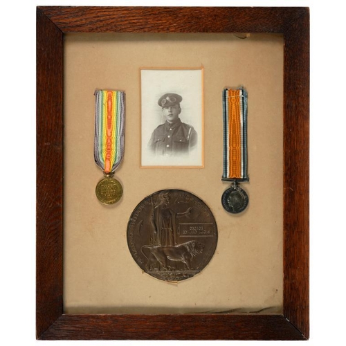 886 - WORLD WAR ONE PAIR AND PLAQUE, British War Medal and Victory Medal 111864 PTE G E LUCAS TANK CORPS, ... 