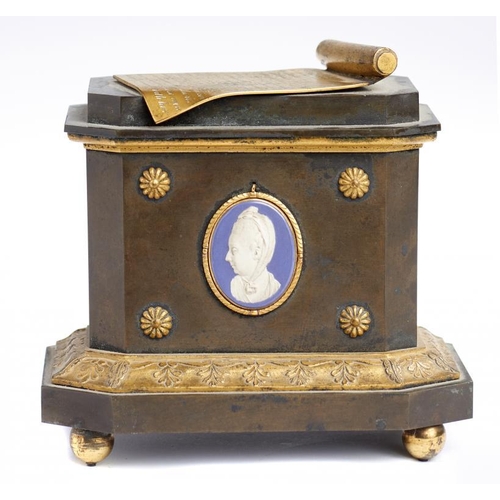 909 - A FINE AND UNUSUAL REGENCY GILT AND PATINATED BRONZE MINIATURE MONUMENT TO LADY CHARLOTTE FINCH, ROY... 