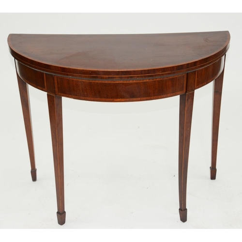 535 - AN EDWARDIAN INLAID MAHOGANY CARD TABLE ON SQUARE TAPERING LEGS, 71CM H X 92CM W