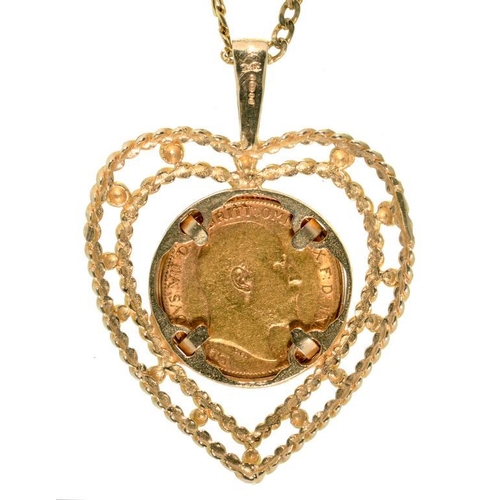 90 - GOLD COIN. HALF SOVEREIGN 1902, MOUNTED IN A PIERCED 9CT GOLD HEART SHAPED PENDANT, ON 9CT GOLD NECK... 