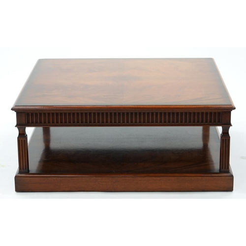 418 - A FIGURED MAHOGANY COFFEE TABLE, WITH SQUARE TOP AND PLINTH, 101CM X 101CM