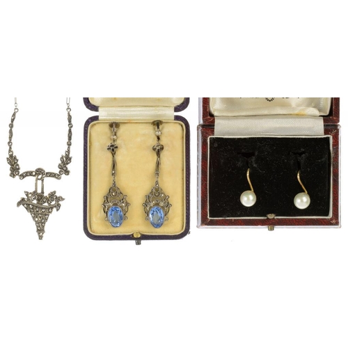 60 - A MARCASITE FLOWER BASKET NECKLACE, A PAIR OF MARCASITE AND BLUE PASTE PENDANT EARRINGS AND A PAIR O... 