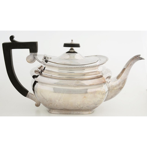 65 - A GEORGE V SILVER TEAPOT, 15CM H, BIRMINGHAM 1912, 24OZS