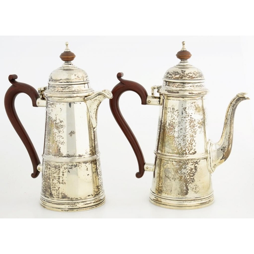 68 - A PAIR OF GEORGE VI SILVER CAFE AU LAIT POTS, IN QUEEN ANNE STYLE, 18CM H, BIRMINGHAM 1940, 17OZS 10... 