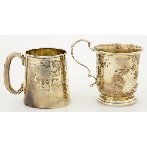 84 - TWO GEORGE V SILVER CHRISTENING MUGS, 7CM AND 8CM H, LONDON 1922 AND SHEFFIELD 1934, 5OZS 15DWTS... 