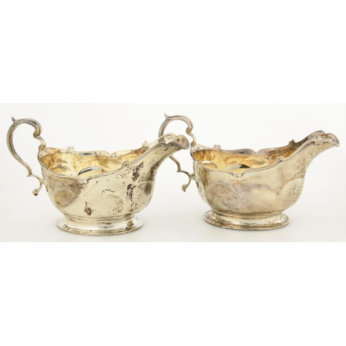 85 - A PAIR OF GEORGE V SILVER PANELLED OVAL SAUCE BOATS, 8.5CM H, BIRMINGHAM 1933, 9OZS 10DWTS