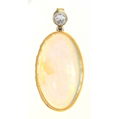 107 - AN OPAL AND DIAMOND PENDANT, CABOCHON OPAL 1.8 X 1.1 CM APPROX, IN GOLD, UNMARKED