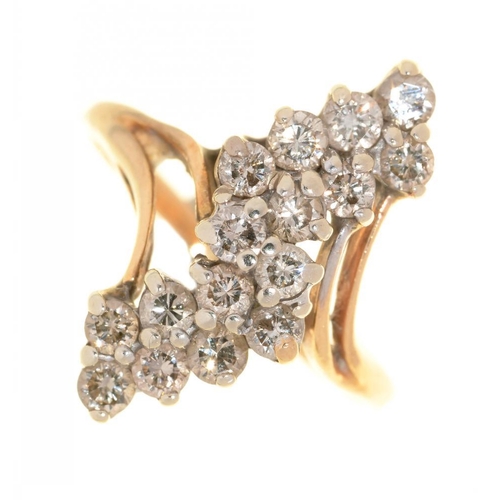 119 - A DIAMOND CLUSTER RING, IN GOLD MARKED 14K, 3.5G, SIZE O