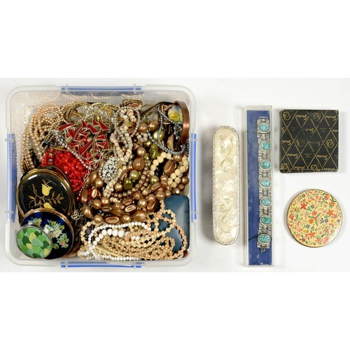 122 - MISCELLANEOUS COSTUME JEWELLERY