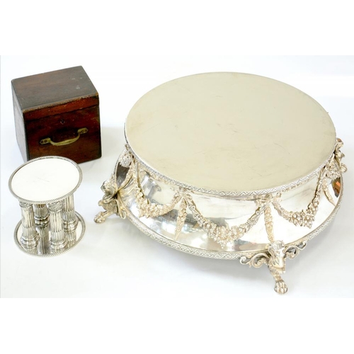 137 - AN EPNS WEDDING CAKE STAND, 58 CM DIAM, EARLY 20TH C AND A CONTEMPORARY PILLARED STAND, BOXED (2)... 