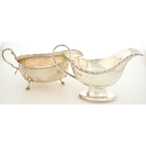 152 - TWO GEORGE V SILVER SAUCE BOATS, 8.5 CM AND 7 CM H, LONDON 1915 AND BIRMINGHAM 1931, 8OZS 5DWTS... 