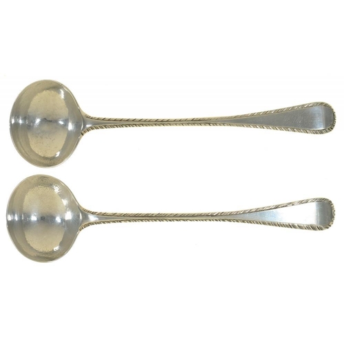 181 - A PAIR OF WILLIAM IV SILVER SALT SPOONS, 10.5 CM L, LONDON 1834, 10 DWTS