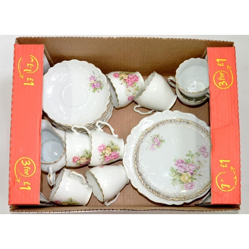 311 - A GERMAN PORCELAIN TEA SERVICE, EARLY 20TH C