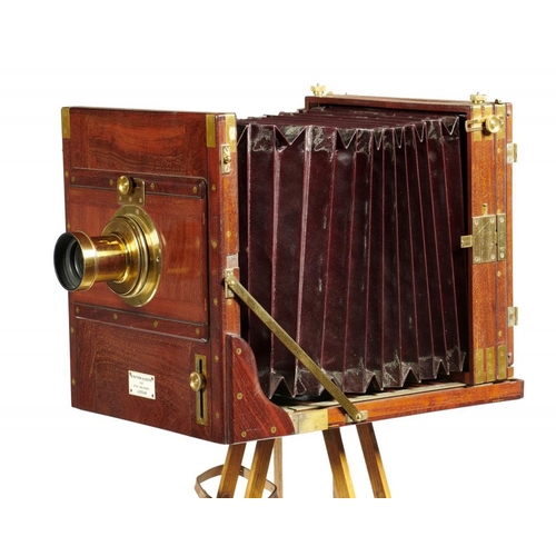 449 - A VICTORIAN BRASS MOUNTED MAHOGANY 10 X 8 INCH FIELD CAMERA W WATSON & SONS 313 HIGH HOLBORN LONDON,... 