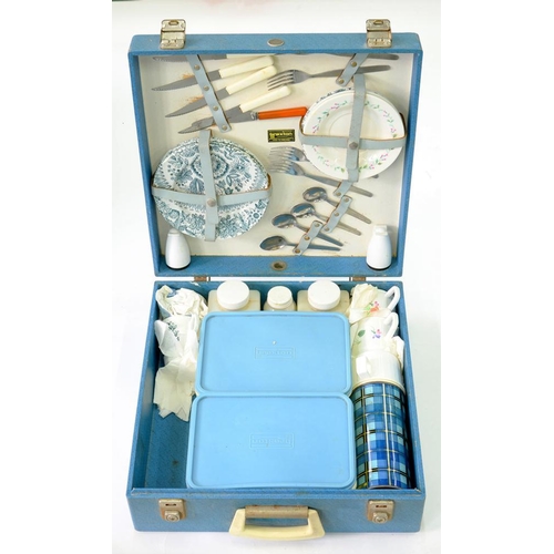 450 - A 1960'S BLUE FABRIC COVERED PICNIC CASE, LABELLED BREXTON AND CONTENTS