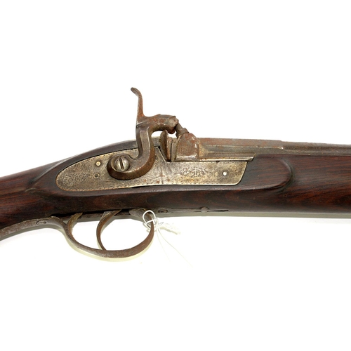 272 - A 14 BORE MUZZLE LOADING PERCUSSION GUN, WITH BRASS TIPPED WALNUT STOCK AND STEEL TRIGGER GUARD, RAM... 