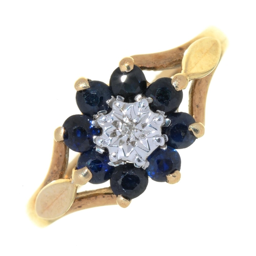 72 - A SAPPHIRE AND DIAMOND CLUSTER RING IN 9CT GOLD, BIRMINGHAM 1979, 2.4G, SIZE N AND A DIAMOND SO... 