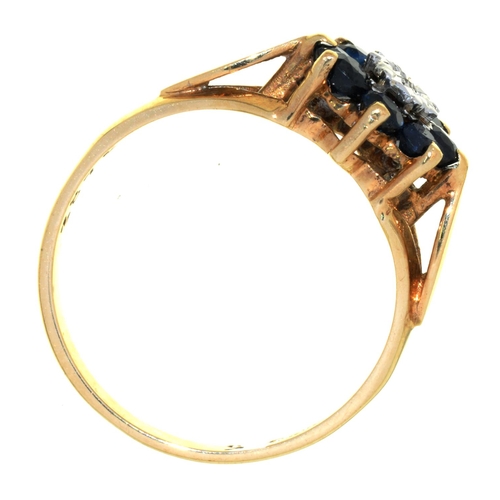 72 - A SAPPHIRE AND DIAMOND CLUSTER RING IN 9CT GOLD, BIRMINGHAM 1979, 2.4G, SIZE N AND A DIAMOND SO... 