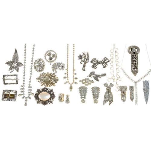 105 - MISCELLANEOUS PASTE, MARCASITE AND SIMILAR COSTUME JEWELLERY