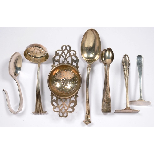 149 - MISCELLANEOUS SILVER FLATWARE, TO INCLUDE TEA STRAINER, SIFTER, ETC, VICTORIAN AND LATER, 5OZS 16DWT... 