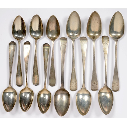 161 - TWELVE GEORGE III SILVER SPOONS, 5OZS 12DWTS