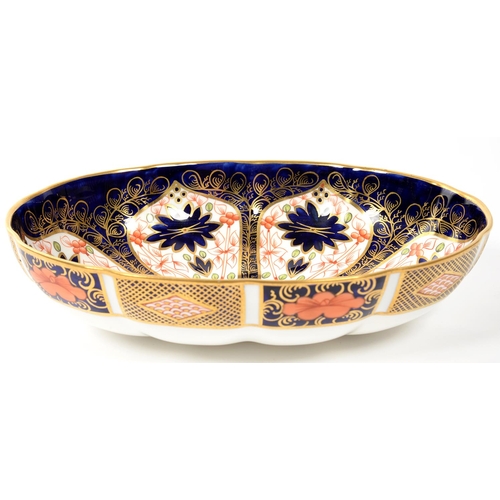 178 - A ROYAL CROWN DERBY FLUTED OVAL IMARI BOWL, 23CM L, PRINTED MARK, 1932