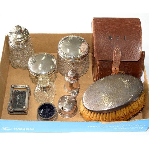 204 - A PAIR OF GEORGE V SILVER GENTLEMEN'S HAIR BRUSHES WITH DIMPLED BACK, BY HORTON & ALLDAY, BIRMIN... 