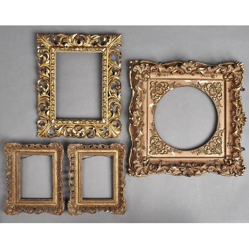 1077 - A giltwood and composition picture frame  late 19th c, sight 24cm diam; a Florentine giltwood pictur... 