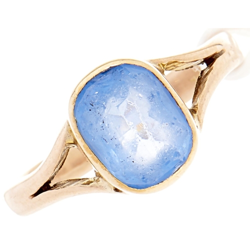 60 - A 9ct gold blue paste ring, 2.8g, size J