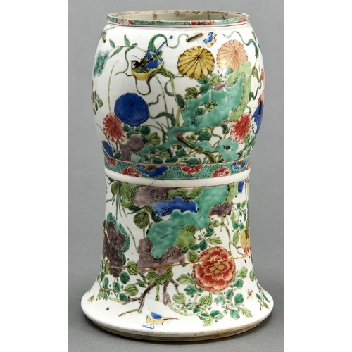 885 - A Chinese famille verte Gu form vase, Qing dynasty, Kangxi period, 26cm h... 