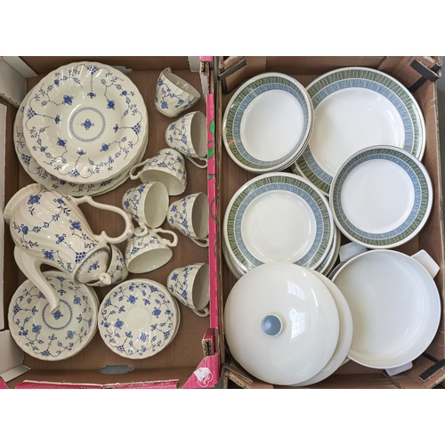 959 - A quantity of Midwinter White Hill pattern dinner ware, together with a quantity of Myott Finladia p... 