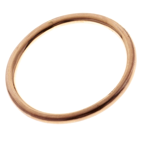 125 - A 9ct gold bangle, Birmingham 1920, 15g