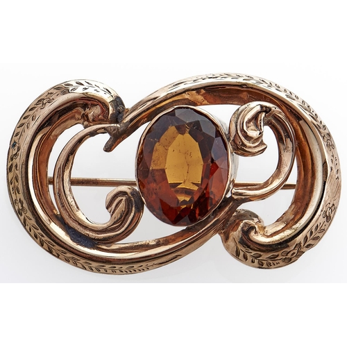 211 - A Victorian citrine brooch, late 19th c, in gold, 10.6g