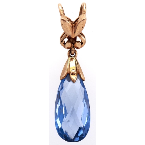 219 - A topaz pendant, gold mount marked 750, 3.6g