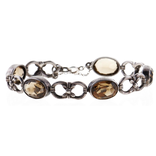 268 - A citrine bracelet in silver