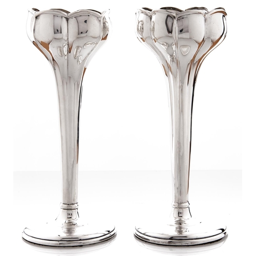 337 - A pair of Edwardian art nouveau silver floriform vases, 19cm h, Birmingham 1905, loaded... 