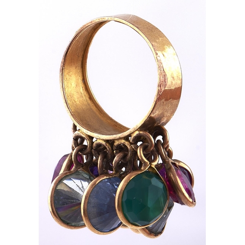 87 - A chrysoprase paste and synthetic sapphire suspended gem set ring, gold band, unmarked, 11.6g, size ... 