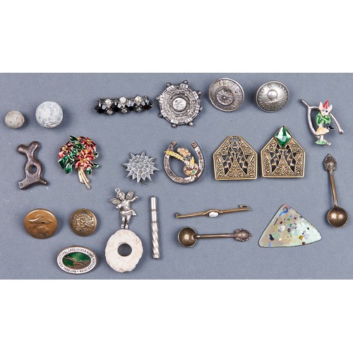 984 - Miscellaneous Victorian and later buttons, brooches, etc