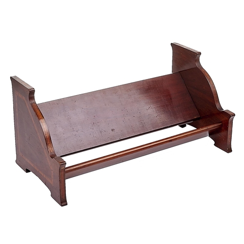 413 - An Edwardian mahogany book trough, crossbanded in satinwood and line inlaid, 35.5cm l... 