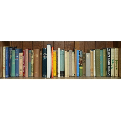 303 - Books. Miscellaneous general shelf stock, five shelves, including art reference books, to include Ch... 